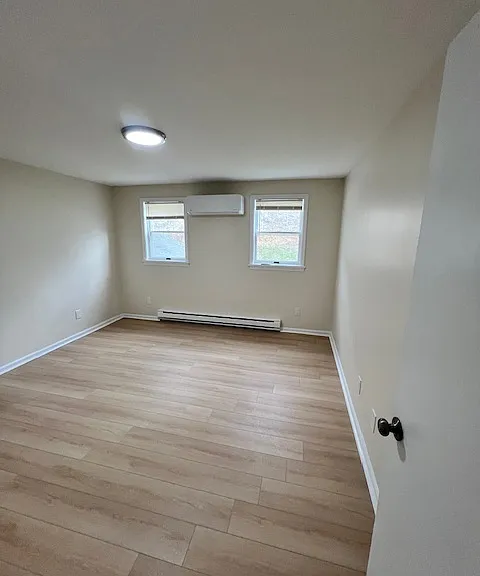 40 N Main St #6 — Photo 2