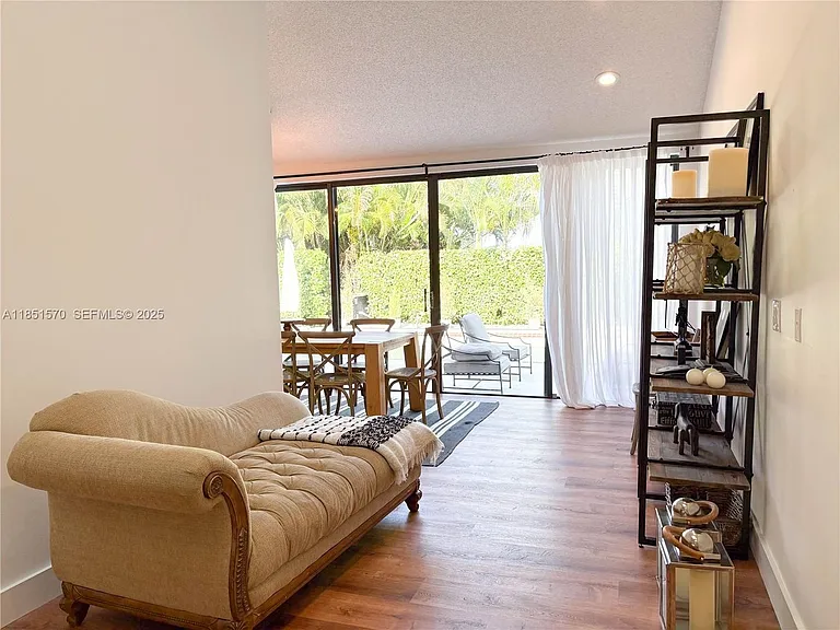 2530 Windsor Way Ct — Photo 7