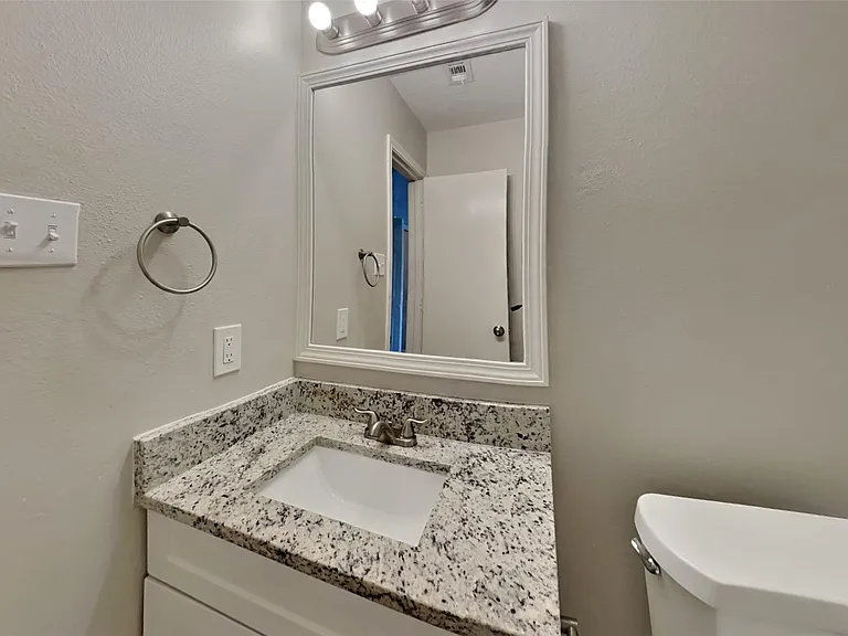 19530 Rocky Bank Dr — Photo 17