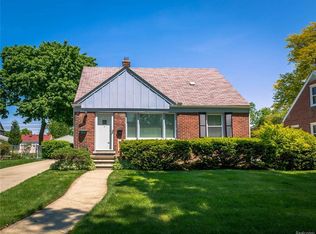 1755 Banbury Rd, Birmingham, MI 48009