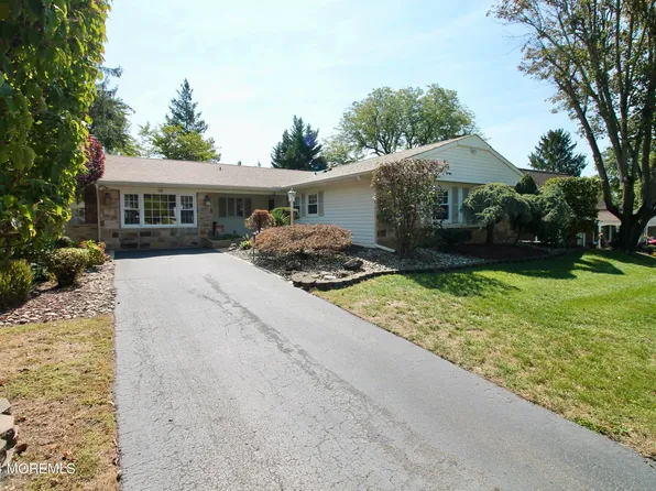 18 Oaklyn Lane, Aberdeen, NJ 07747