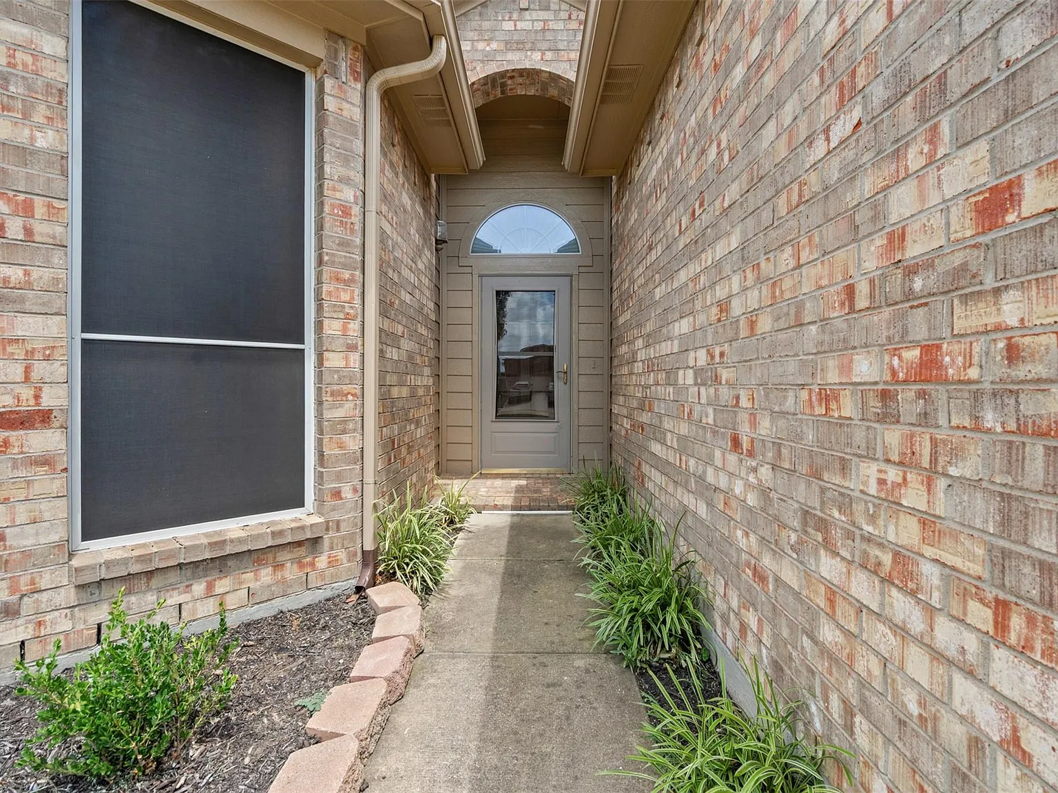 3 bed, 1541 sqft, $2,150 — Photo 4