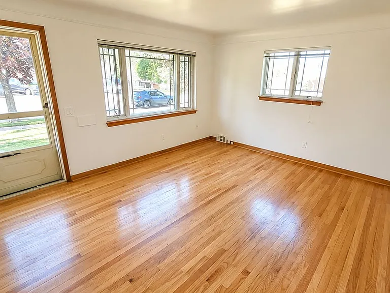 1641 Fairview Ave — Photo 4