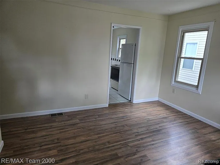 24684 Lehigh St — Photo 4