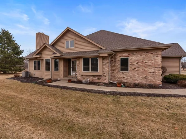 10736 North Essex COURT, Mequon, WI 53092