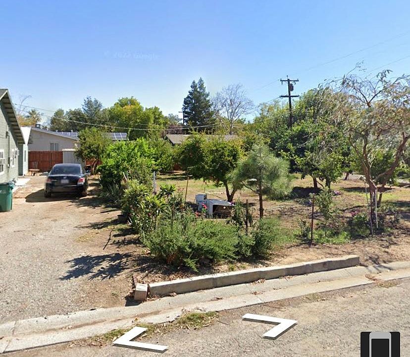 2nd image of 303 6th St