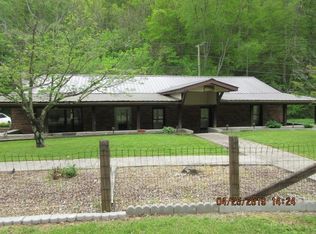 1427 Millers Crk, Van Lear, KY 41265