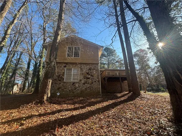 4820 Banner Elk Dr, Stone Mountain, GA 30083