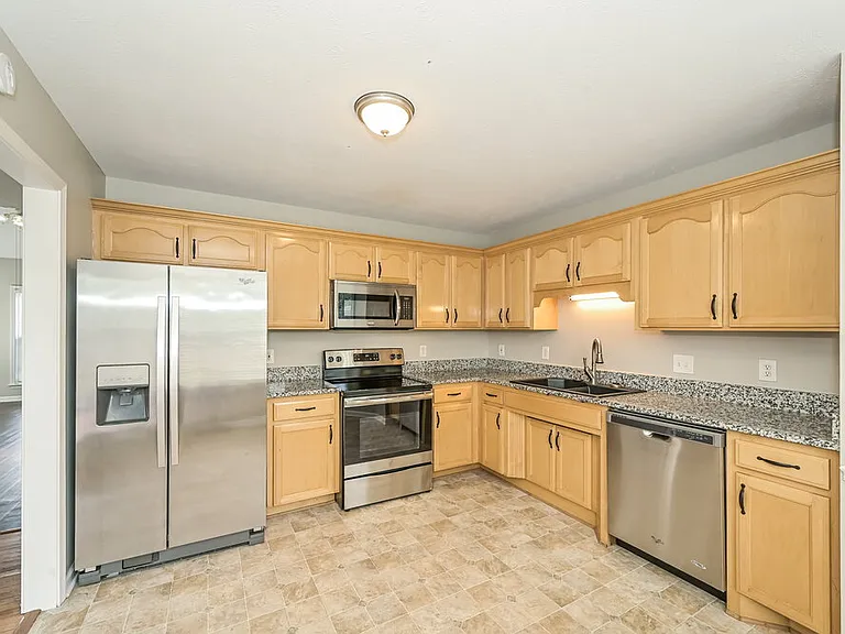 2910 Iona Dr — Photo 8