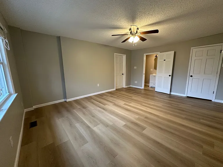 260 Klutz St — Photo 10