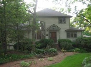 22W762 Sycamore Dr, Glen Ellyn, IL