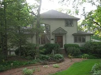 22W762 Sycamore Dr photo 1