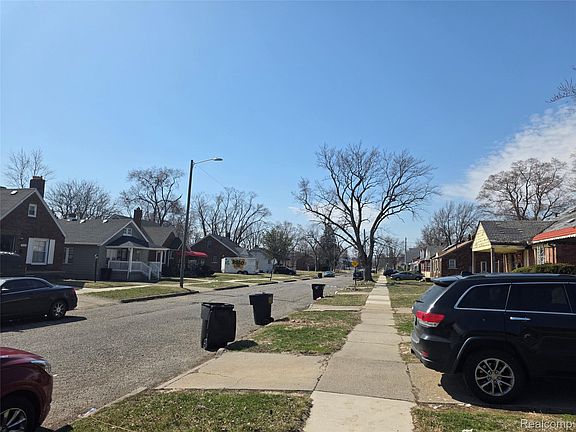 4th image of 14981 Flanders St