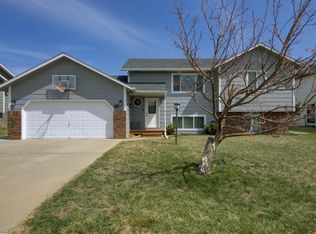 1312 Summerfield Dr, Rapid City, SD 57703