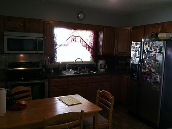 5th image of 145 Willis Ave