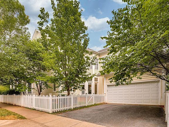 5th image of 926 Havencrest St