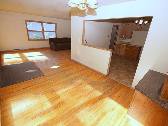 3rd image of 708 15th St