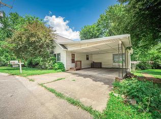 1008 N 1st St, Winslow, IN 47598