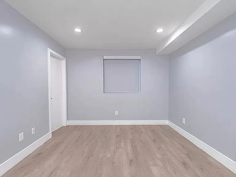 1949 1/2 N Vista Del Mar Ave — Photo 14