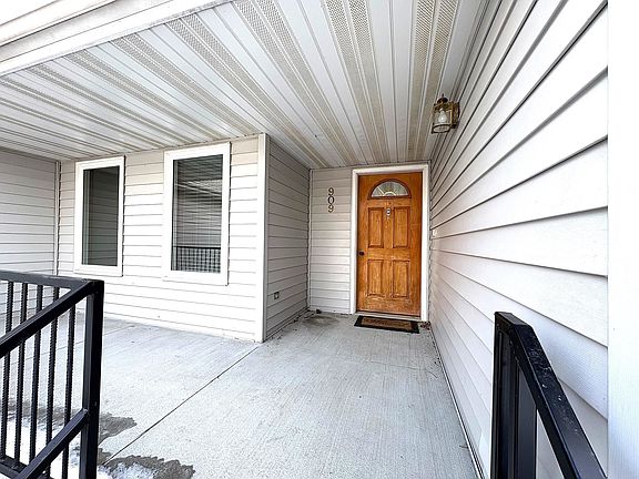 2nd image of 909 W 14th St