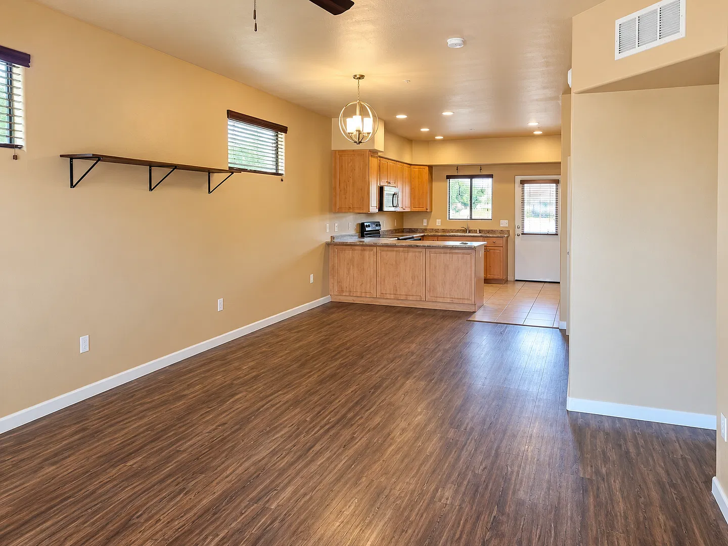 1443 W. Kilburn St. — Photo 4