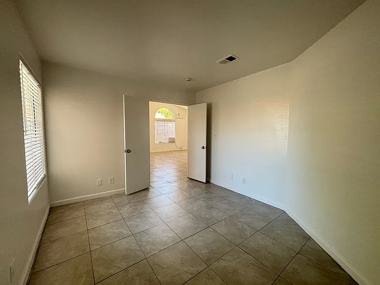 1734 Lightcap St — Photo 11