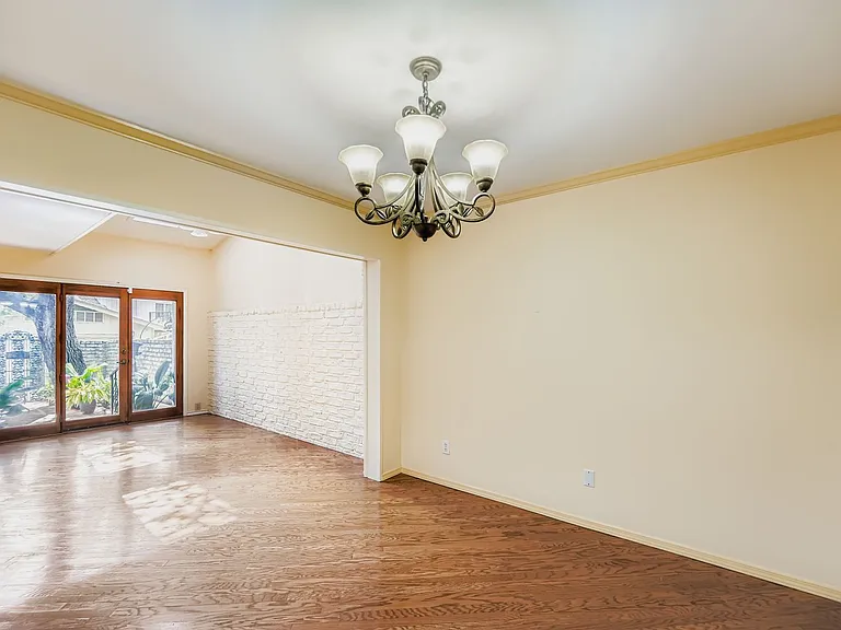 8104 East Ct — Photo 12