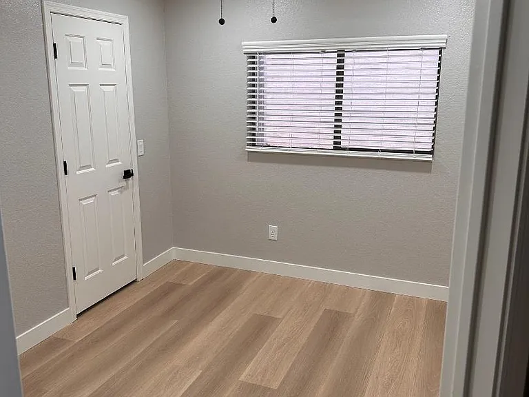 7500 E Deer Valley Rd #15 — Photo 33