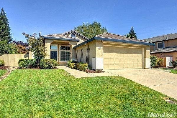 1st image of 878 Nichols Cir