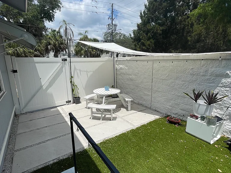 803 10th St N — Photo 2