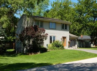 5614 E Peninsula Rd, Waterford, WI 53185