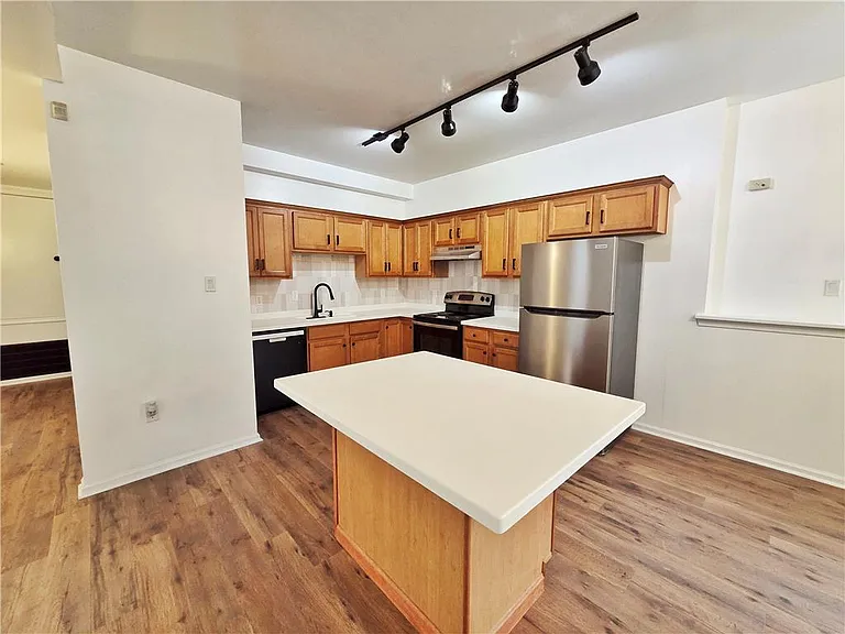 1166 Fullerton Ave #2 — Photo 8
