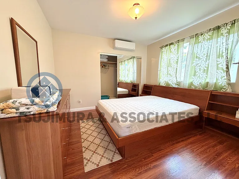 2323 E Manoa Rd — Photo 10