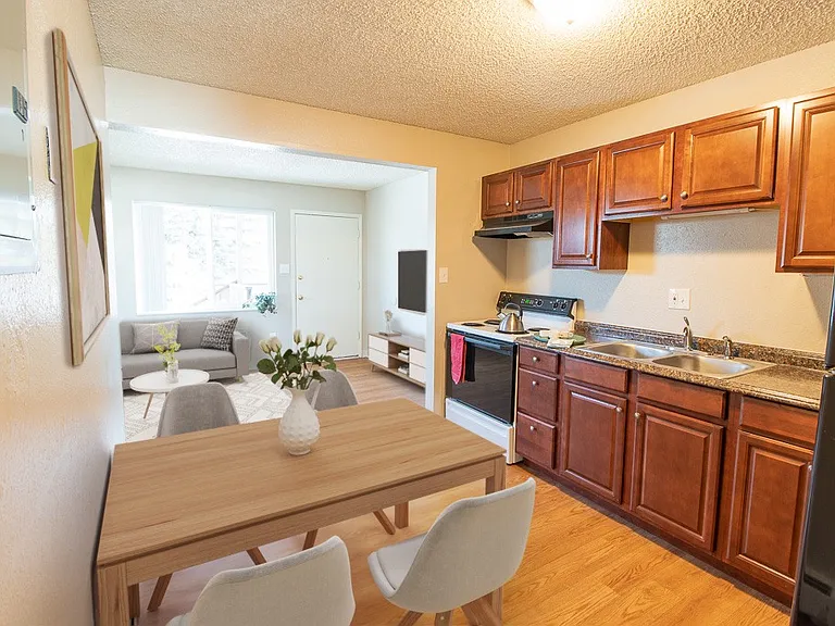 1305 Estes St — Photo 22