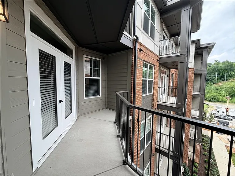 District on the Etowah Apartments — Photo 1071