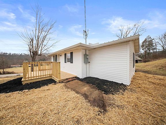 2nd image of 3304 Laurel Rd