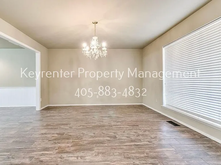 5804 NW 89th St — Photo 11