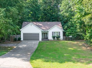 8625 Sapphire Ln, Gainesville, GA 30506