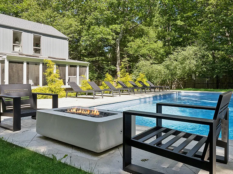 56 Underwood Dr — Photo 44