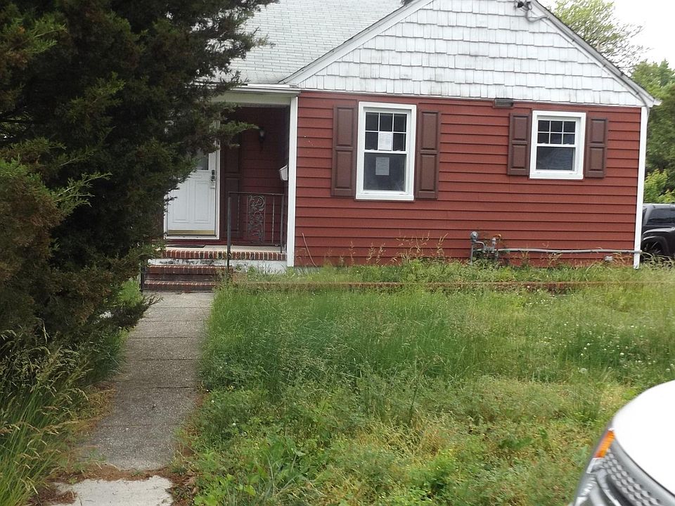 2nd image of 608 Newfield Rd