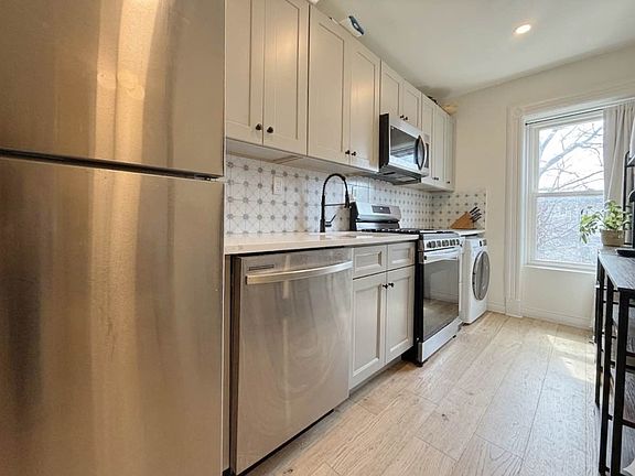 4th image of 530 Decatur St #2