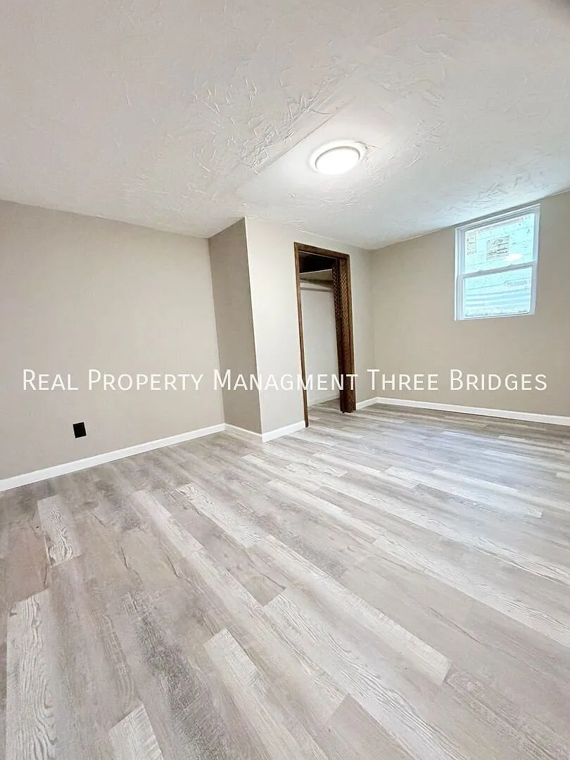 Cozy Spanish Lake 4-Bedroom Home — Photo 2