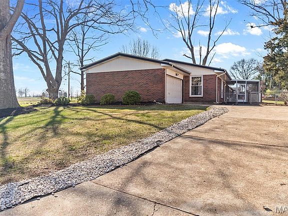 4th image of 2185 Pohlman Rd