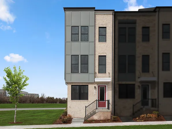 2694 River Birch Rd, Herndon, VA 20171