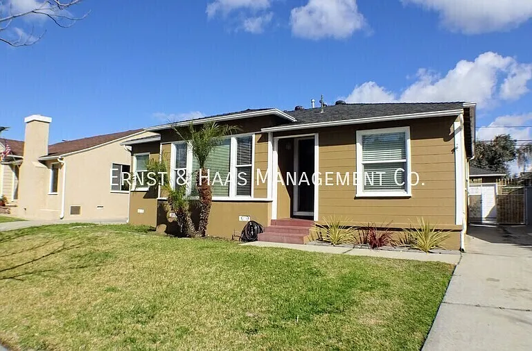 2953 Silva St — Photo 2