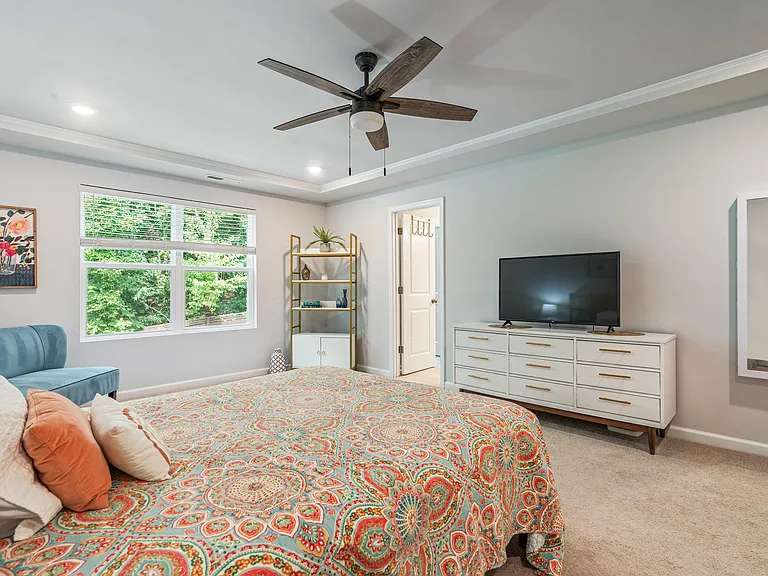 185 Millennium Dr — Photo 31