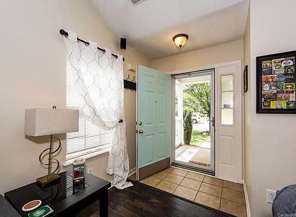 3rd image of 13607 Bolingbrook Ln