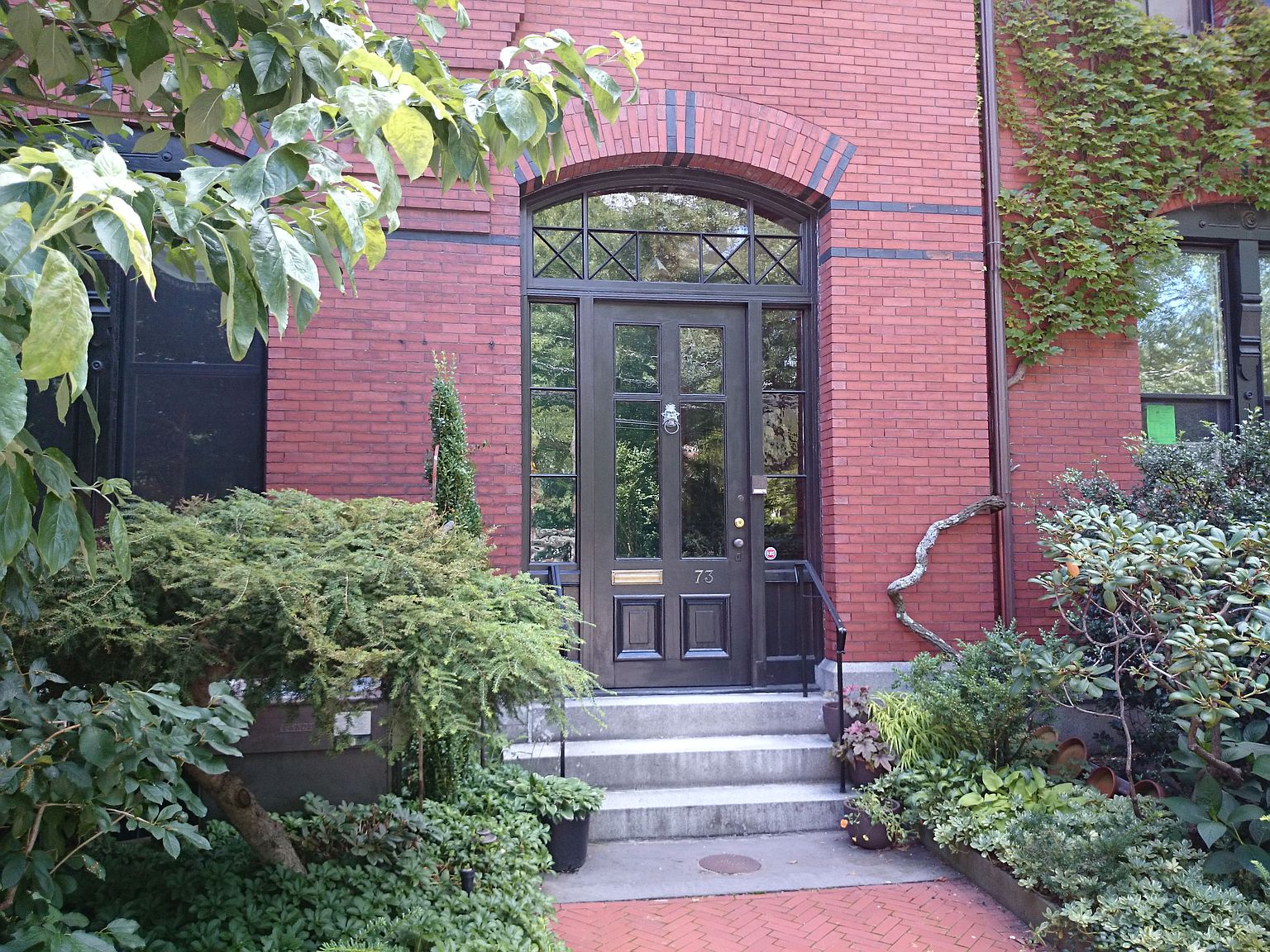 73 Monmouth St, Brookline, MA 02446 Zillow