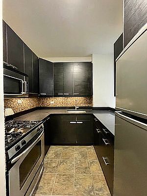 3rd image of 80 Fort Washington Ave #56