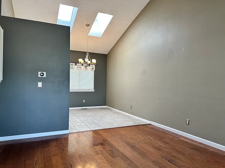 10149 Woodrose Ct — Photo 6